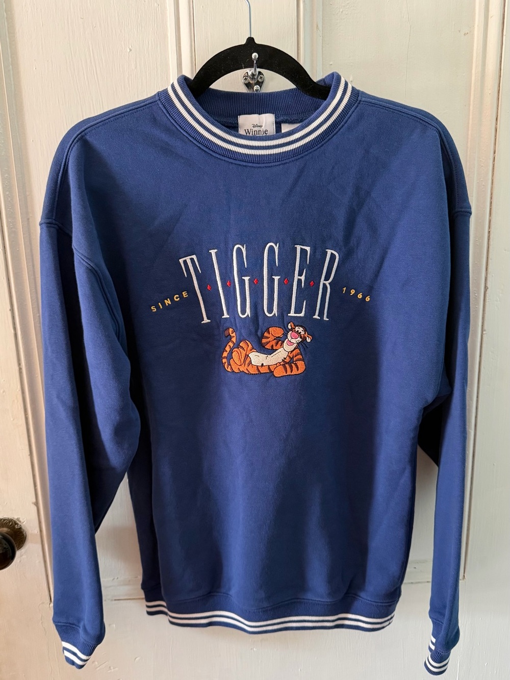 Vintage-Style Disney Winnie the Pooh Tigger Embroidered Pullover Sweatshirt XS